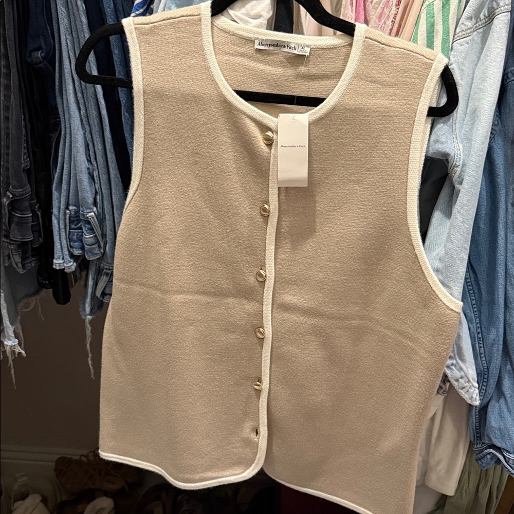Abercrombie & Fitch Beige Sleeveless Button-Up Vest